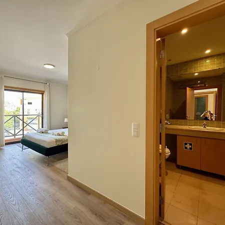 Апартаменты Modern 7 With Pool By Homing *