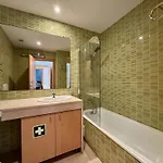 Modern 7 With Pool By Homing Apartment *