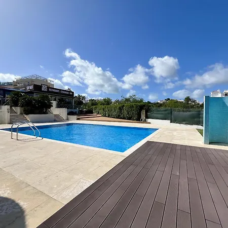 Modern 7 With Pool By Homing Apartamento