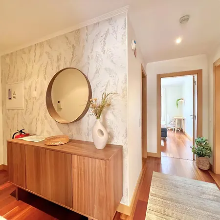Modern 7 With Pool By Homing Apartamento